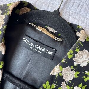 Dolce & Gabbana Elegant Floral Blazer / RARE Vintage / size 38 / 100% Silk